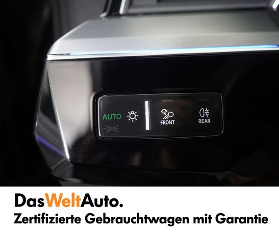 Audi Q8 50 quattro e-tron Advanced 250 kW image number 13