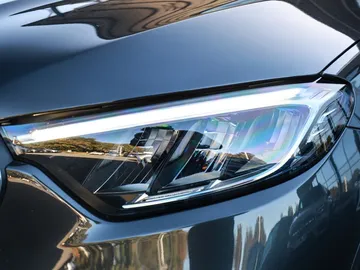 Car image 29
