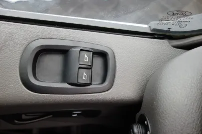 Car image 38