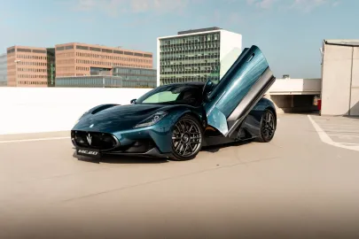Car image 5