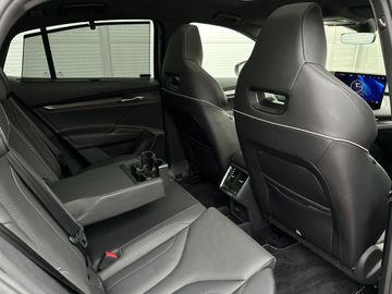 Car image 41