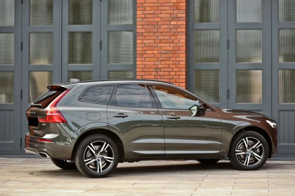 Volvo XC60 B4 AWD Geartronic RDesign 145 kW image number 17