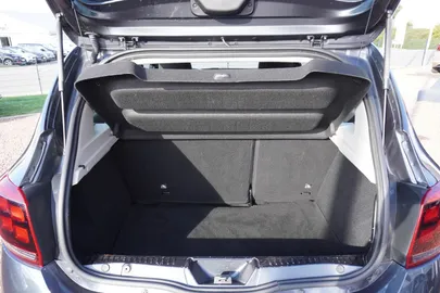Car image 27