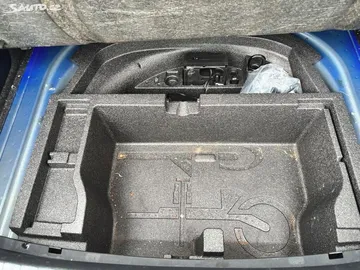 Car image 33
