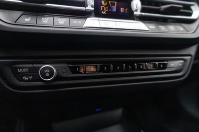 Car image 36