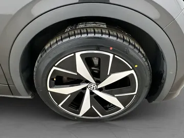 Car image 38