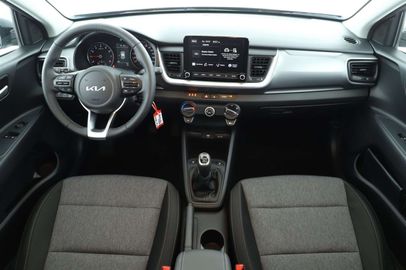 Car image 12