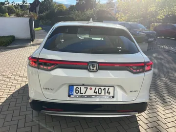 Car image 34