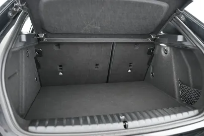 Car image 32