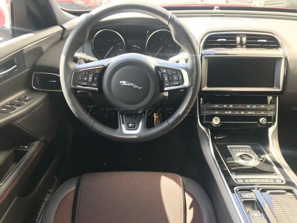 Jaguar XE 147 kW image number 12