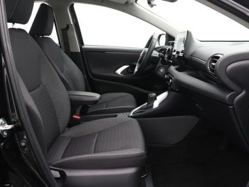 Car image 30