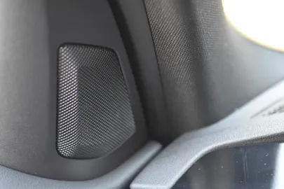 Car image 36