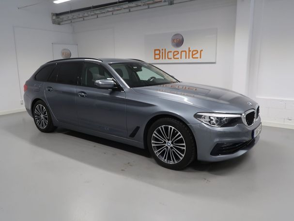 BMW 520i Touring 135 kW image number 1