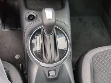 Car image 28