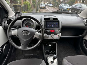 Car image 11