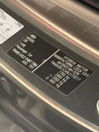 Car image 27