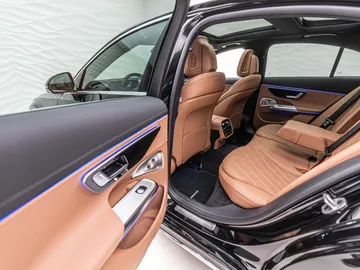 Car image 34