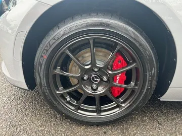 Car image 18