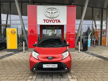 Car image 4