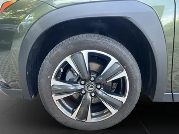 Car image 20