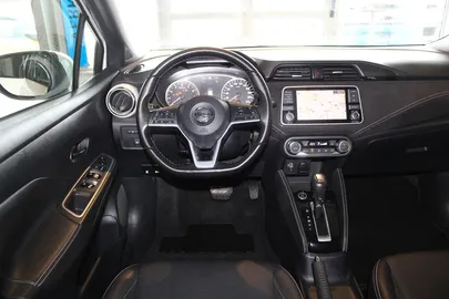 Car image 26