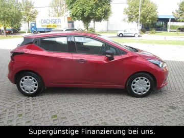 Car image 24