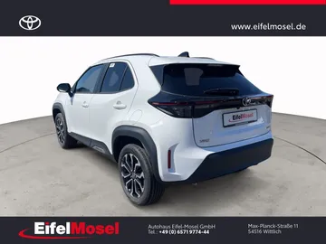 Car image 5