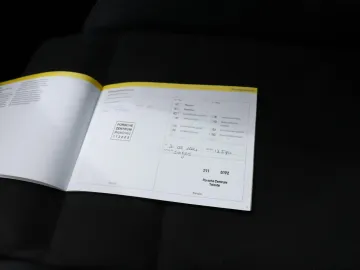 Car image 34