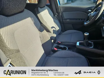 Car image 14