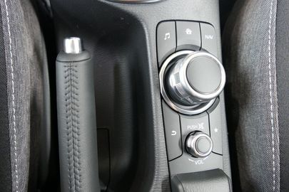 Car image 24