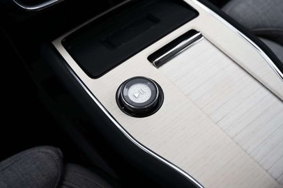 Car image 33