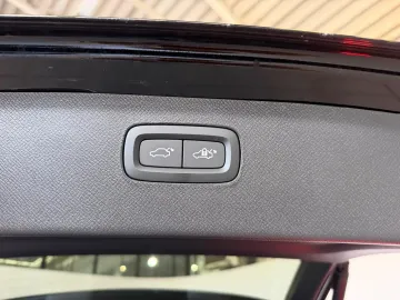 Car image 38