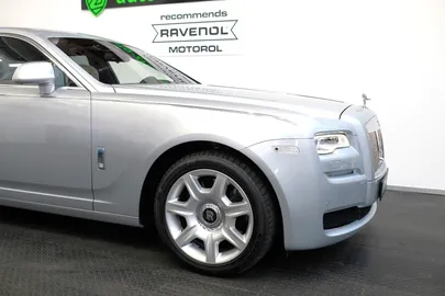 Car image 29