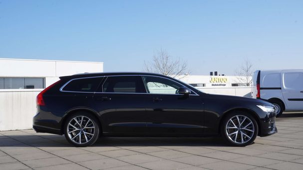 Volvo V90 R Design AWD T8 300 kW image number 2