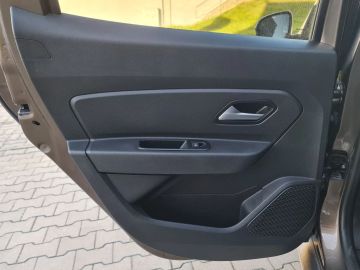 Car image 36