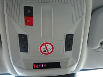 Car image 32