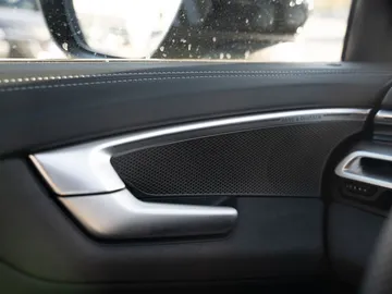 Car image 29