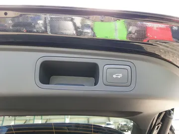 Car image 29