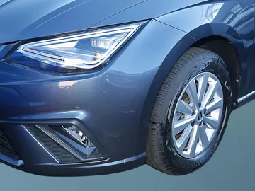 Car image 10