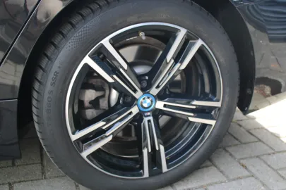 Car image 40