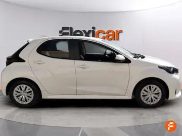 Car image 3
