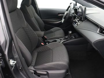 Car image 30