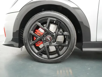Car image 33