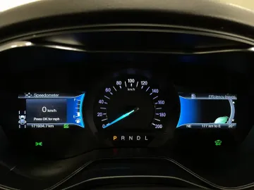Car image 30