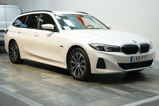 BMW 330 e Touring xDrive Steptronic 216 kW image number 2