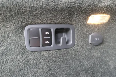 Car image 39