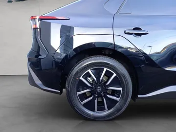 Car image 30
