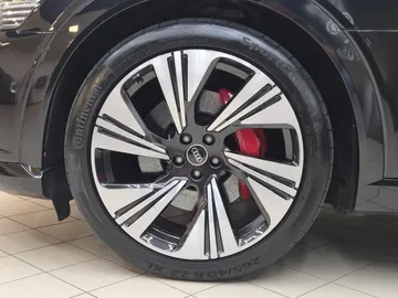 Car image 28