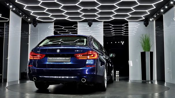 BMW 530d Touring xDrive Luxury Line 195 kW image number 8