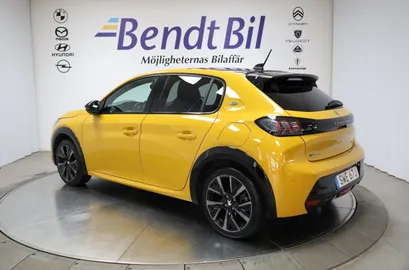 Car image 5